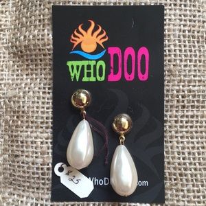 Pearl dangle pierced earrings